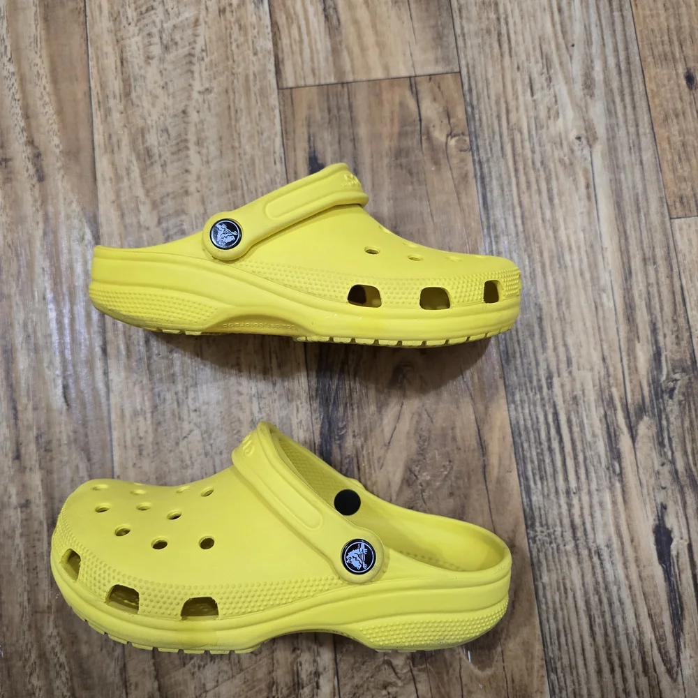 CROCS  Bright Yellow Clogs - Picture 4 of 6